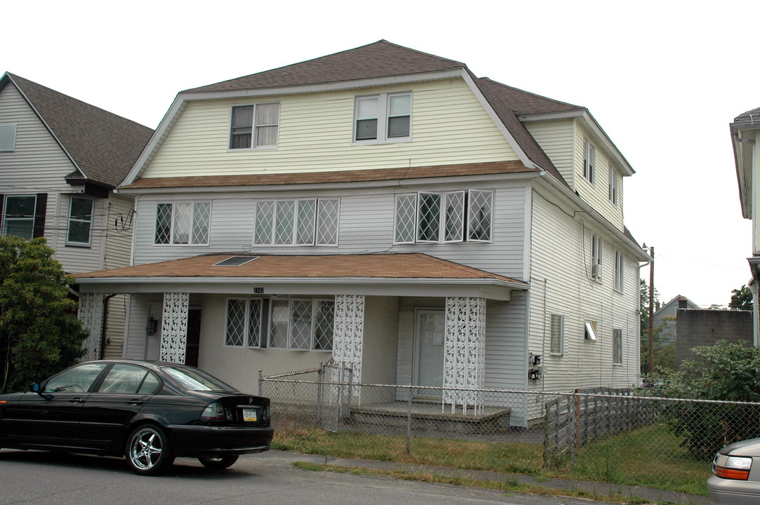 1147 Sloan St in Scranton, PA - Foto de edificio