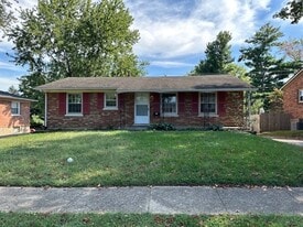 2136 Jasmine Dr in Lexington, KY - Building Photo