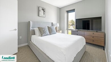 5040 Linbar Dr, Unit 341 in Nashville, TN - Building Photo - Building Photo