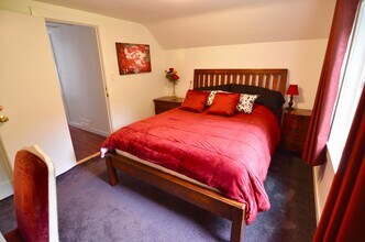 1210 14th St E in North Vancouver, BC - Building Photo - Building Photo