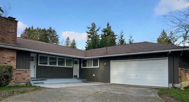 property at 8230 SE 72nd St