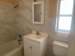 327 Ocean Breeze in Lake Worth Beach, FL - Building Photo - Building Photo