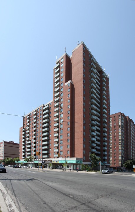 York Square in Toronto, ON - Building Photo