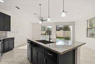 9829 Winnington St in Orlando, FL - Building Photo - Building Photo