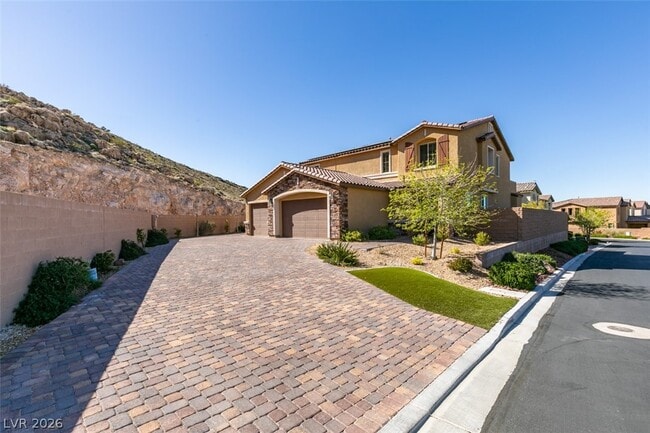 12351 Champions Tour Dr in Las Vegas, NV - Building Photo - Building Photo