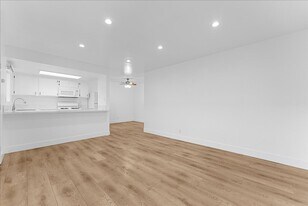 631 E Elk Ave in Glendale, CA - Building Photo