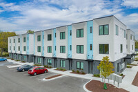 Flats at Donelson Plaza in Nashville, TN - Building Photo - Building Photo