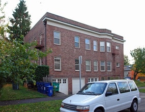 Murette Apartments in Seattle, WA - Building Photo - Building Photo