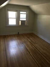 210 Thompson St, Unit #2 in Mankato, MN - Building Photo - Building Photo