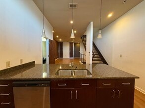 449 Monroe Ave in Memphis, TN - Building Photo - Building Photo