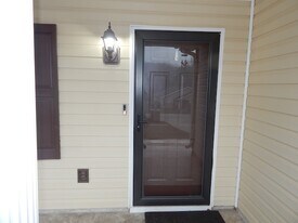 855 Louie Ln in Seneca, SC - Building Photo