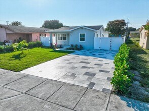 320 NW 6th Ave in Delray Beach, FL - Building Photo - Building Photo