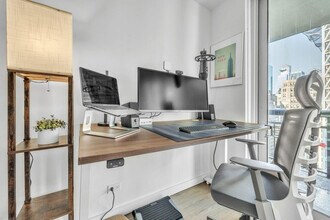 70 W 37th St in New York, NY - Building Photo - Building Photo