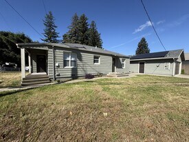 401 Ainsley Ave in Yuba City, CA - Building Photo