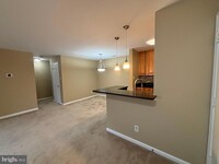 10302 Appalachian Cir, Unit 8-212 in Oakton, VA - Building Photo - Building Photo