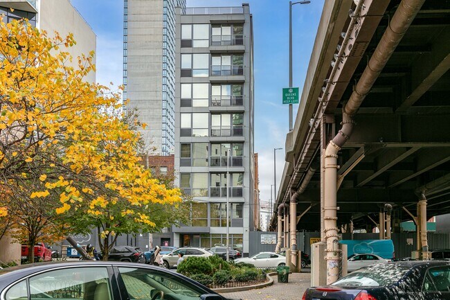 Canvas in Long Island City, NY - Foto de edificio - Building Photo