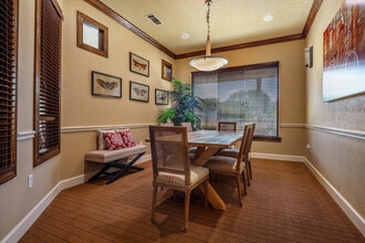 West Oaks in San Antonio, TX - Foto de edificio - Building Photo