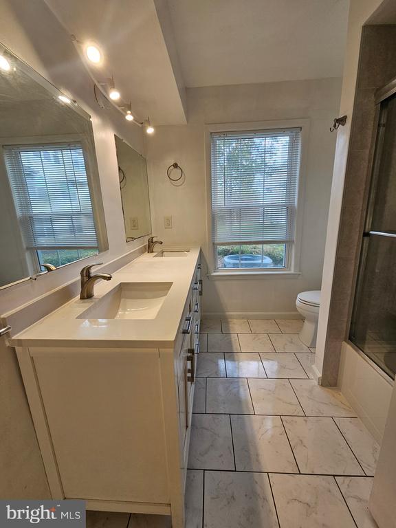 property at 206 Salem Ct
