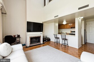312 Severn Ave-Unit -E407 in Annapolis, MD - Building Photo - Building Photo