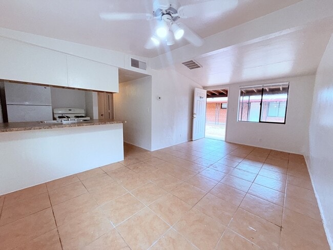 property at 1644 N Beverly Ave