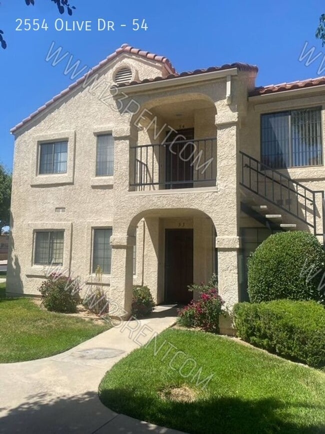 2554 Olive Dr