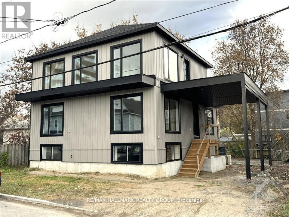 37 Jolliet Ave in Ottawa, ON - Building Photo