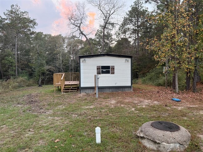 property at 279 White Oak Cir