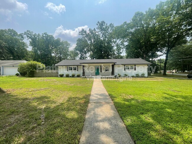 2216 Shancey Ln in Atlanta, GA - Foto de edificio - Building Photo