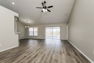 116 Island Water Way in Apollo Beach, FL - Building Photo - Building Photo