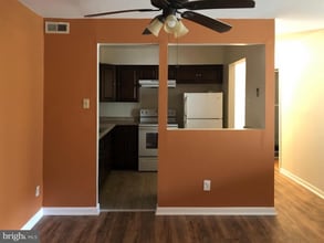 10105 Prince Pl in Largo, MD - Foto de edificio - Building Photo