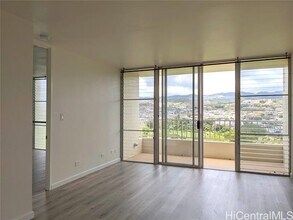 1160 Ala Napunani St in Honolulu, HI - Foto de edificio - Building Photo