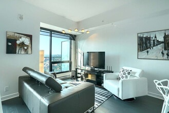 1275 Rue Saint-Antoine O in Montréal, QC - Building Photo - Building Photo