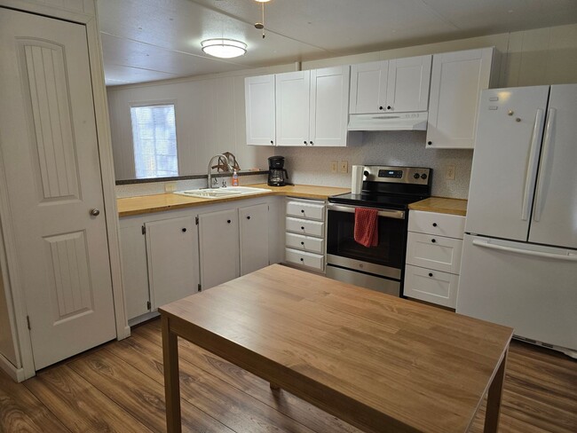 14698 Bluegrass Loop in Sisters, OR - Building Photo - Building Photo