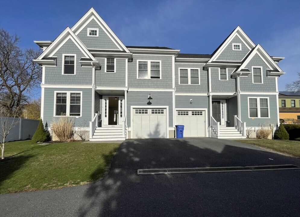 896 Chestnut St in Newton, MA - Building Photo