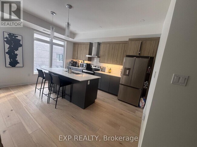 258 Hespeler Rd in Cambridge, ON - Building Photo - Building Photo