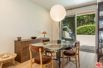 6485 Zuma View Pl in Malibu, CA - Building Photo - Building Photo