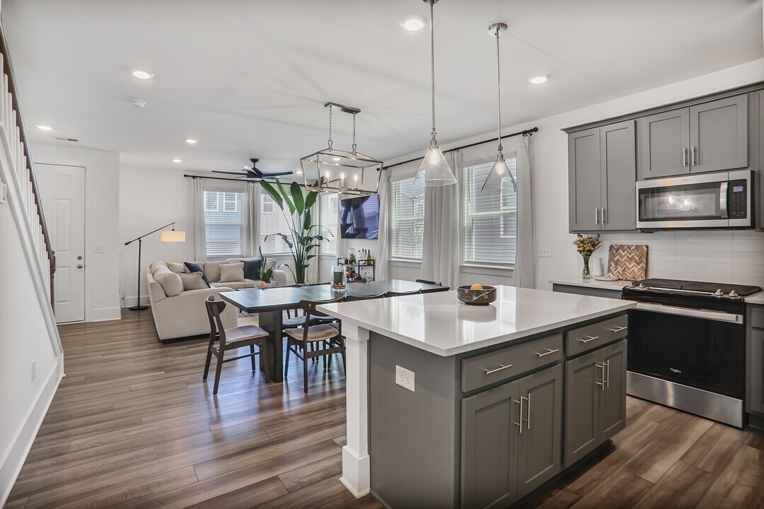 1486 Pinedale Cres NW in Atlanta, GA - Building Photo