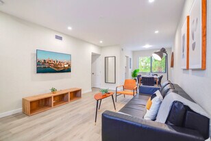 700 SW 11th Ave in Miami, FL - Building Photo
