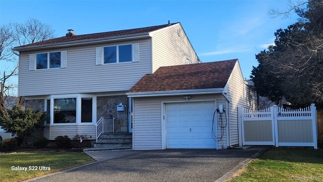 101 Wayne St in Jericho, NY - Building Photo - Building Photo