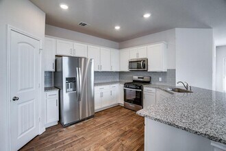 152 Docile Lp in San Marcos, TX - Building Photo - Building Photo