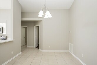 6859 Bouganvillea Crescent Dr in Orlando, FL - Foto de edificio - Building Photo