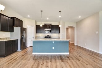 1006 Fannin St in Brenham, TX - Building Photo - Building Photo