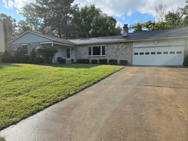 property at 1632 S Sycamore Ct