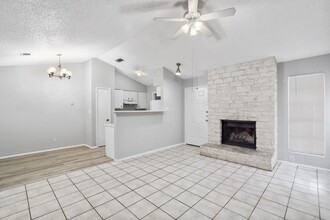 10440 Doc Holliday Trail in Austin, TX - Building Photo - Building Photo