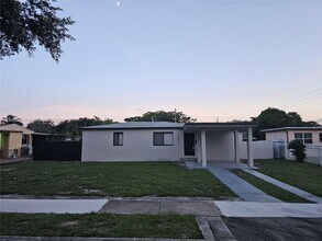 1680 NW 128th St in North Miami, FL - Building Photo - Building Photo
