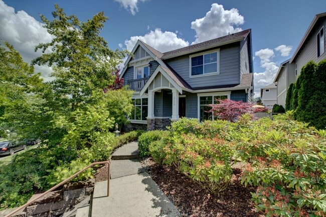 property at 2140 NW Far Country Ln