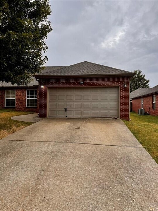 286 Copper Oaks Dr in Centerton, AR - Building Photo