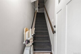 39 Bay Shore Ave in Bay Shore, NY - Building Photo - Building Photo