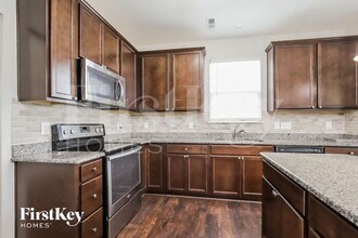 3505 Panarama Dr in Greensboro, NC - Foto de edificio - Building Photo