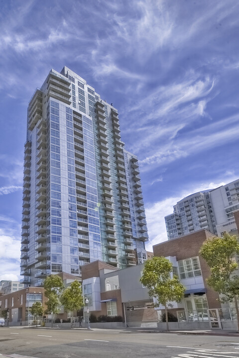 800 The Mark Ln, Unit 803 in San Diego, CA - Building Photo